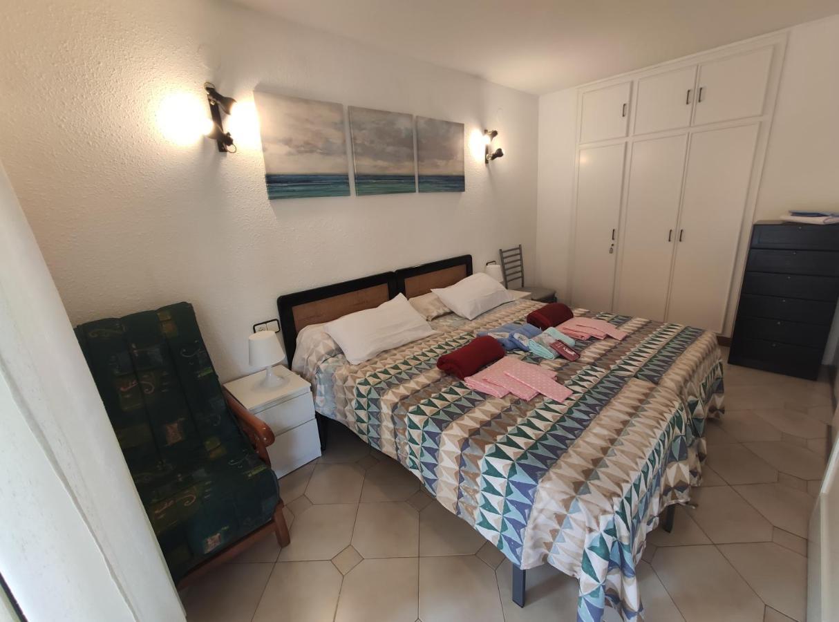 Novelty I Apartment Салоу Екстериор снимка