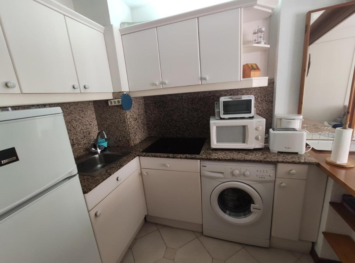 Novelty I Apartment Салоу Екстериор снимка