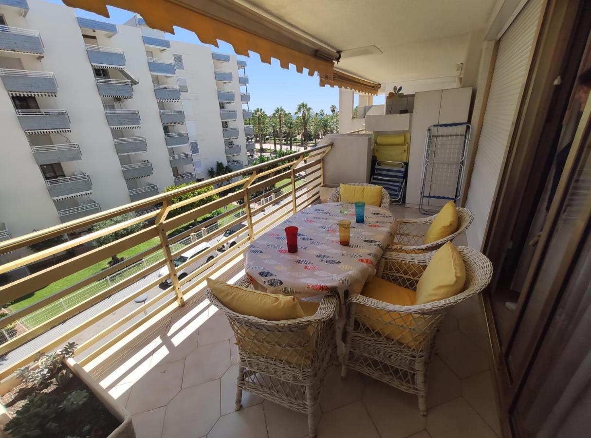 Novelty I Apartment Салоу Екстериор снимка