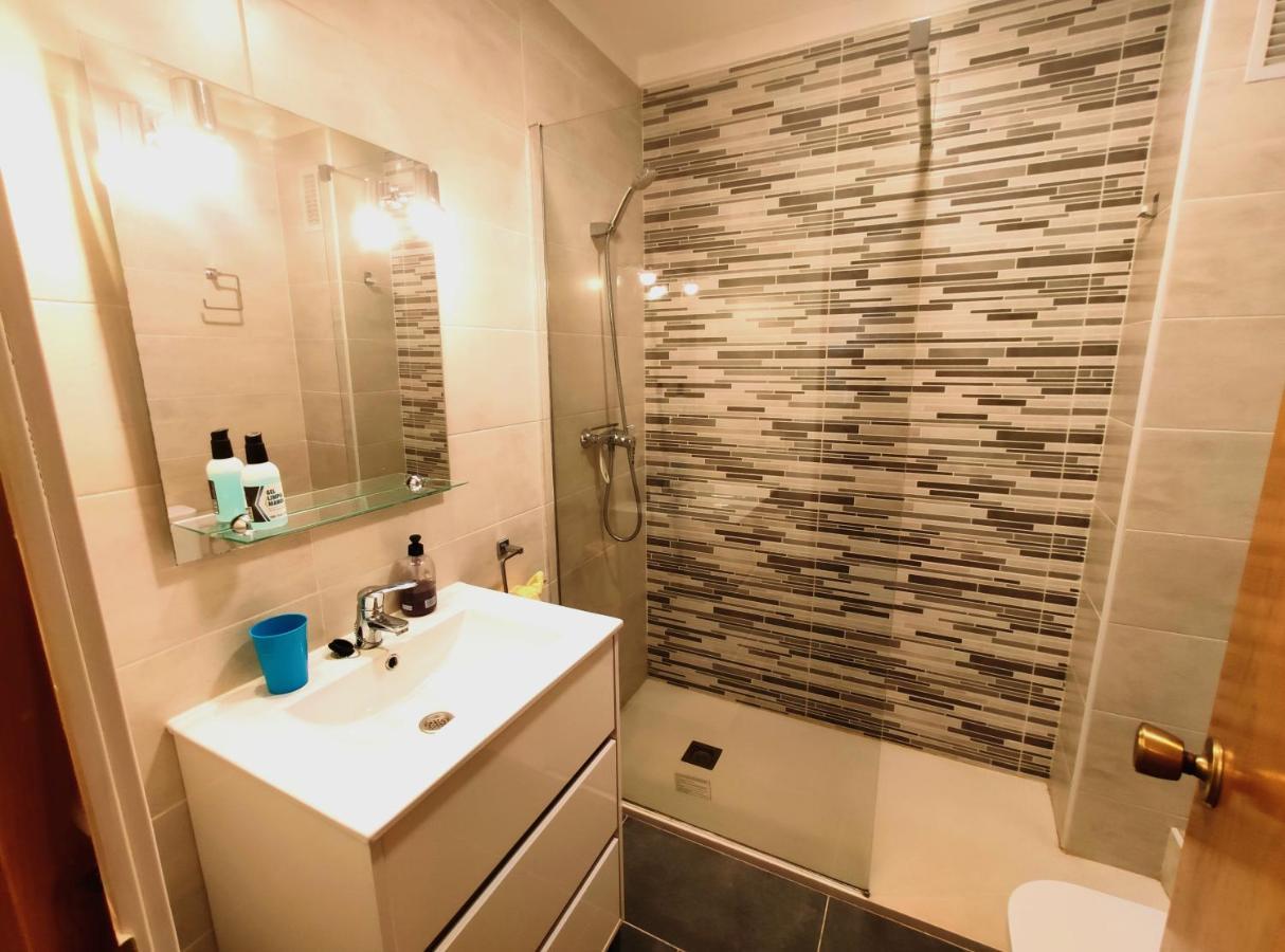 Novelty I Apartment Салоу Екстериор снимка