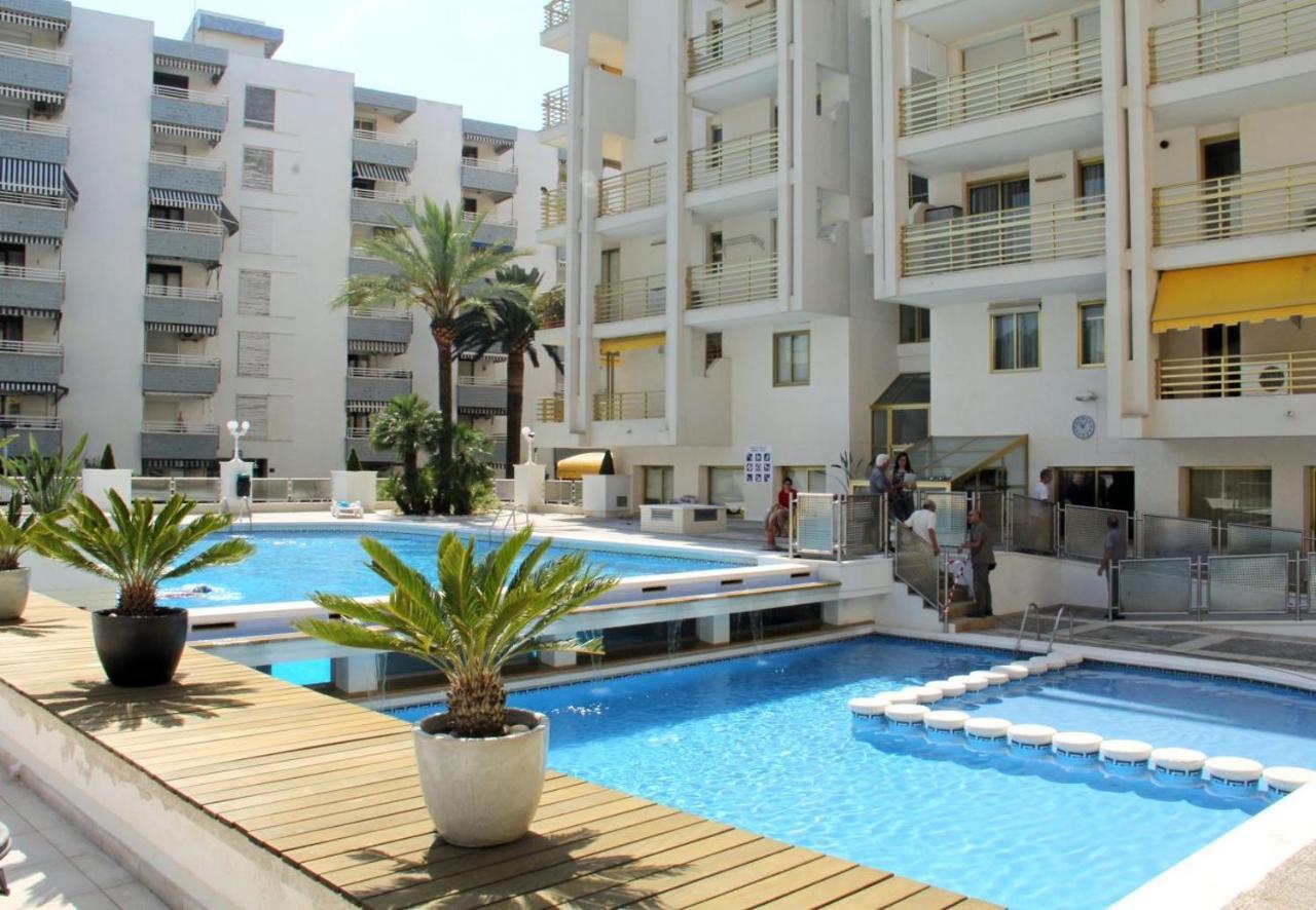 Novelty I Apartment Салоу Екстериор снимка